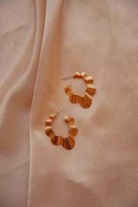 Gold line effect earrings